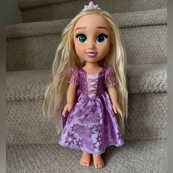 Other - 2/25$ Rapunzel doll
